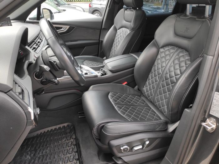 Audi-Q7 Audi-Q7