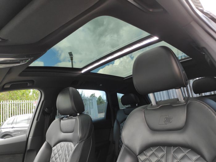 Audi-Q7 Audi-Q7