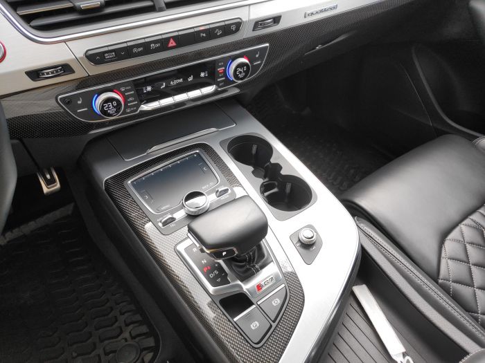 Audi-Q7 Audi-Q7