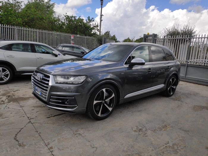 Audi-Q7 Audi-Q7