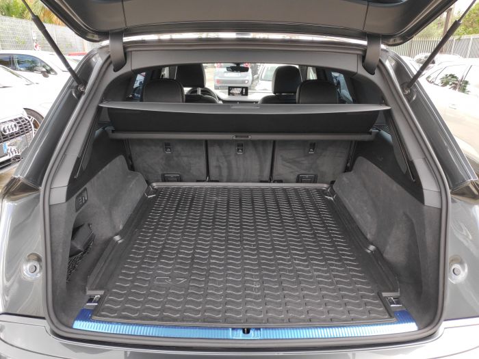 Audi-Q7 Audi-Q7